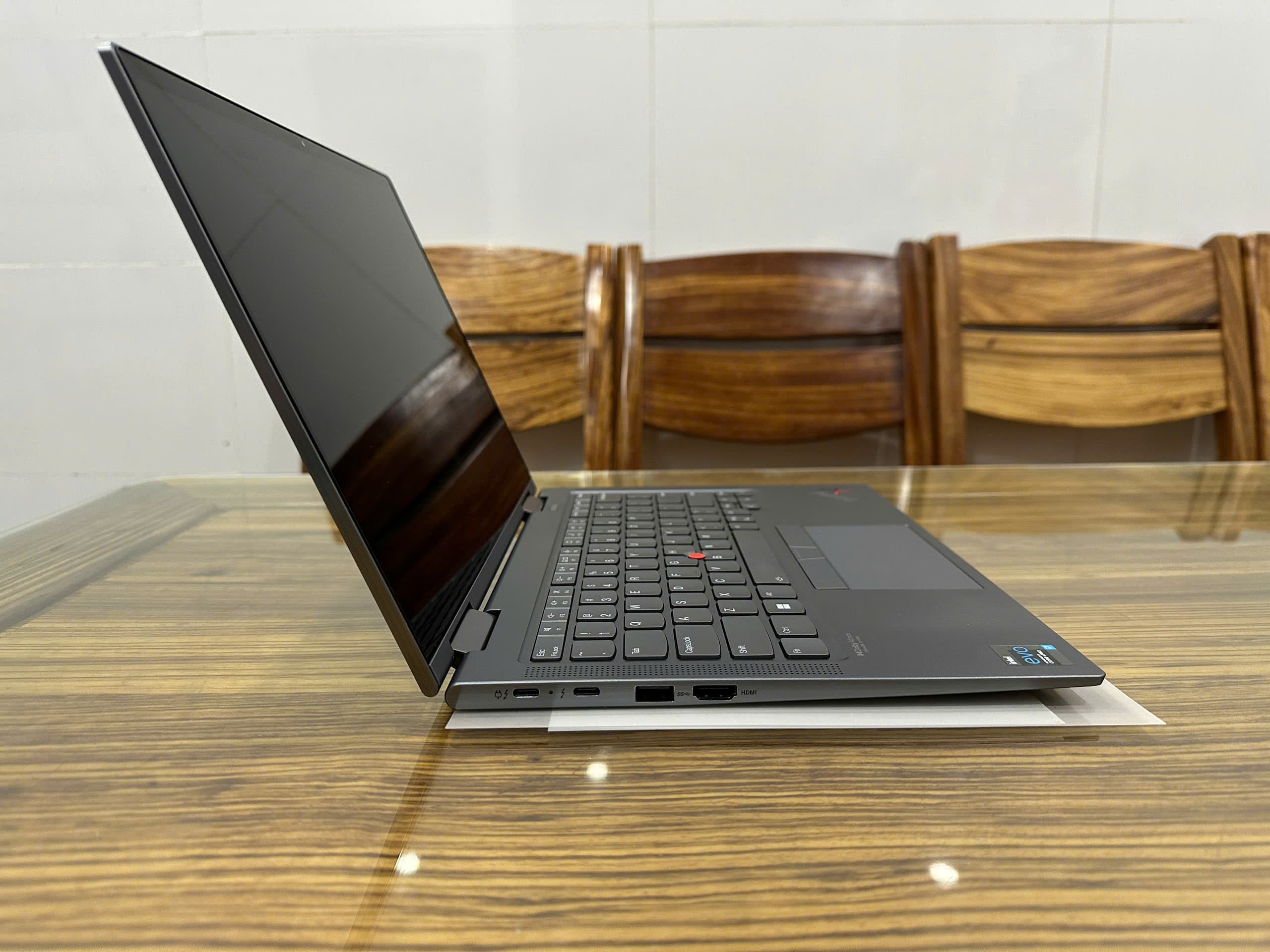 LENOVO ThinkPad X1 Yoga Gen 6 thumbnail 3