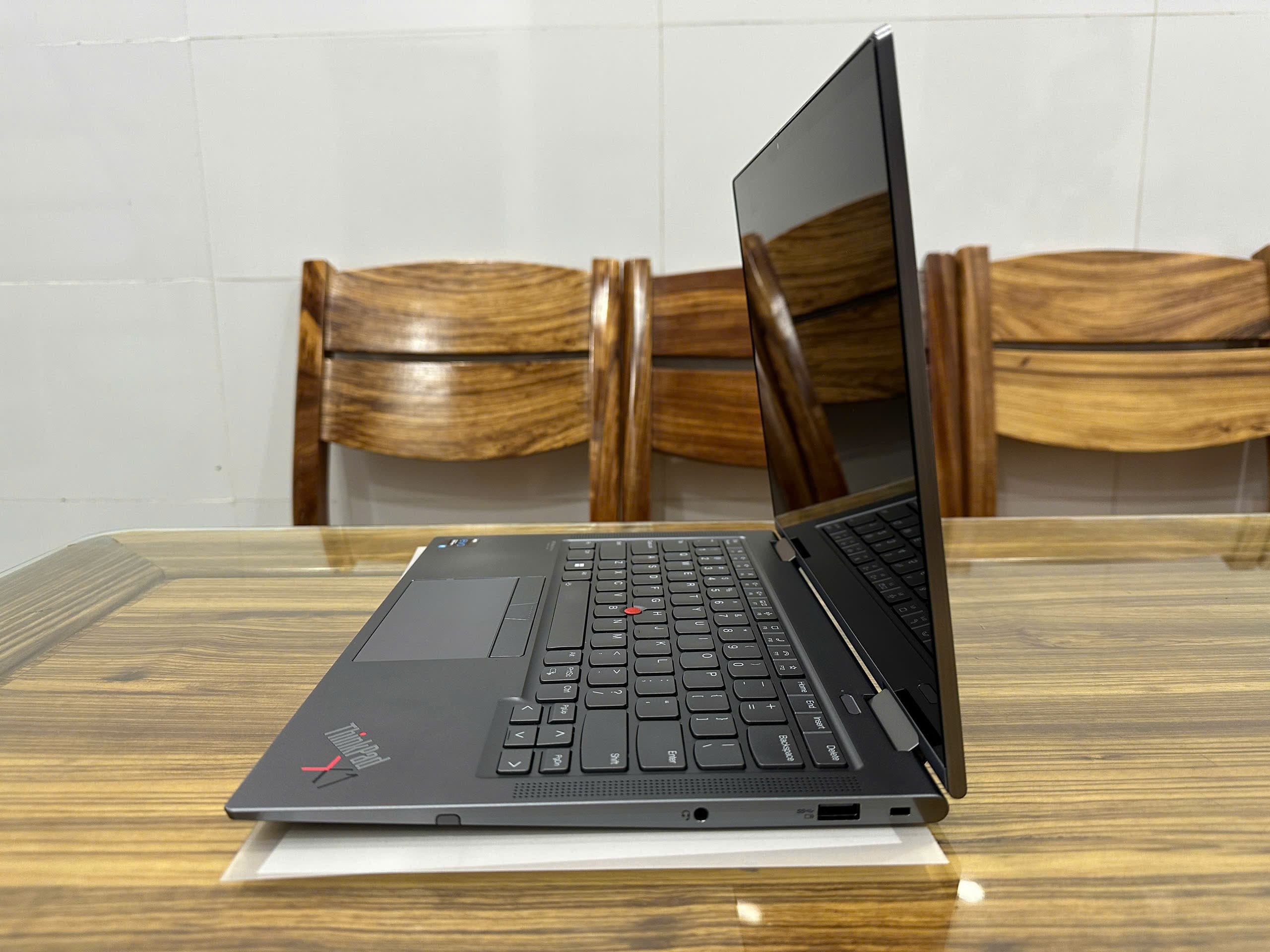 LENOVO ThinkPad X1 Yoga Gen 6 thumbnail 4