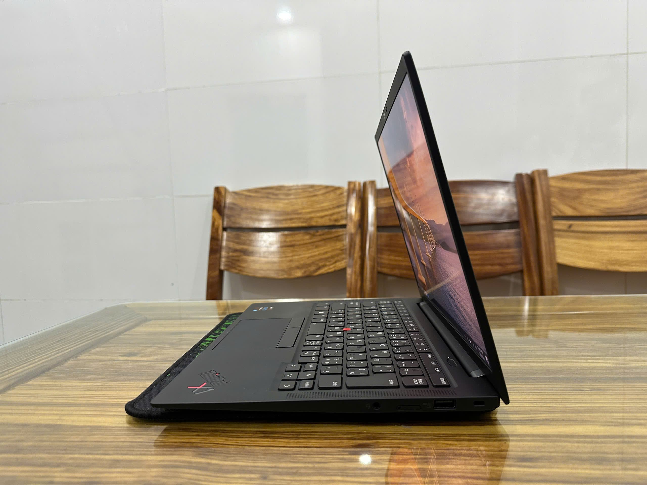 Lenovo ThinkPad X1 Carbon Gen 9 I7-11th thumbnail 4
