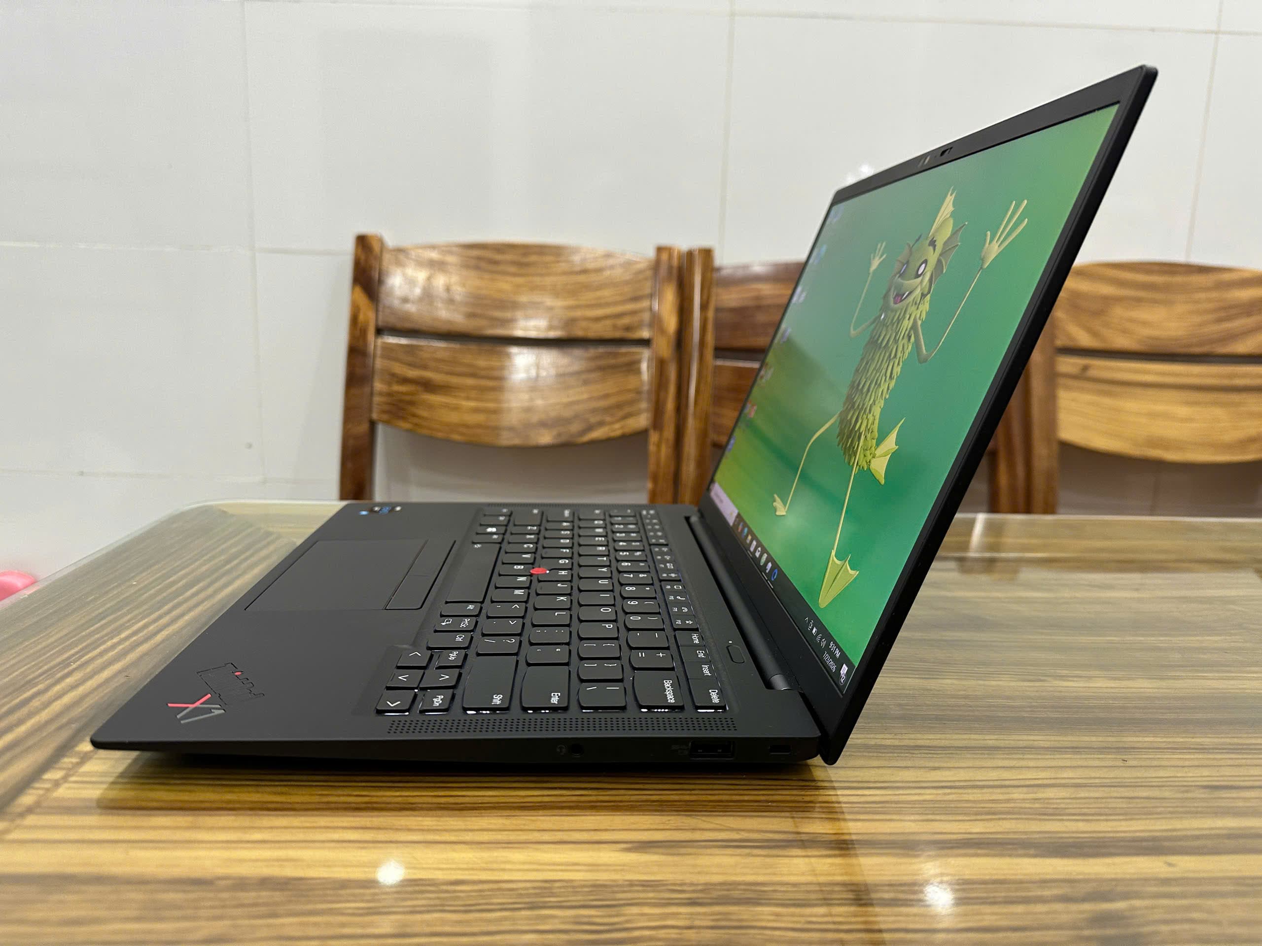 Lenovo ThinkPad X1 Carbon Gen 9 I7-11th-256Gb thumbnail 2